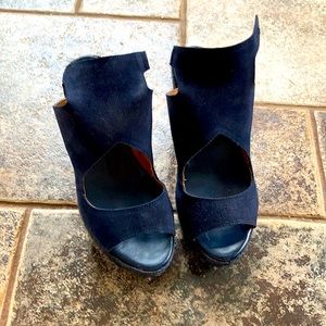 Zara Navy suede sandals 6